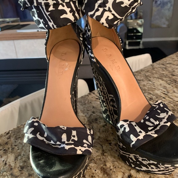 L.a.m.b wedge shoes size 9 - Picture 3 of 10